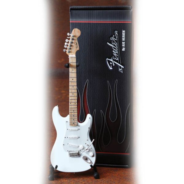 Axe Heaven : Fender Stratocaster White